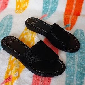 Donald Pliner black and black shimmer sandals. Pristine condition.
